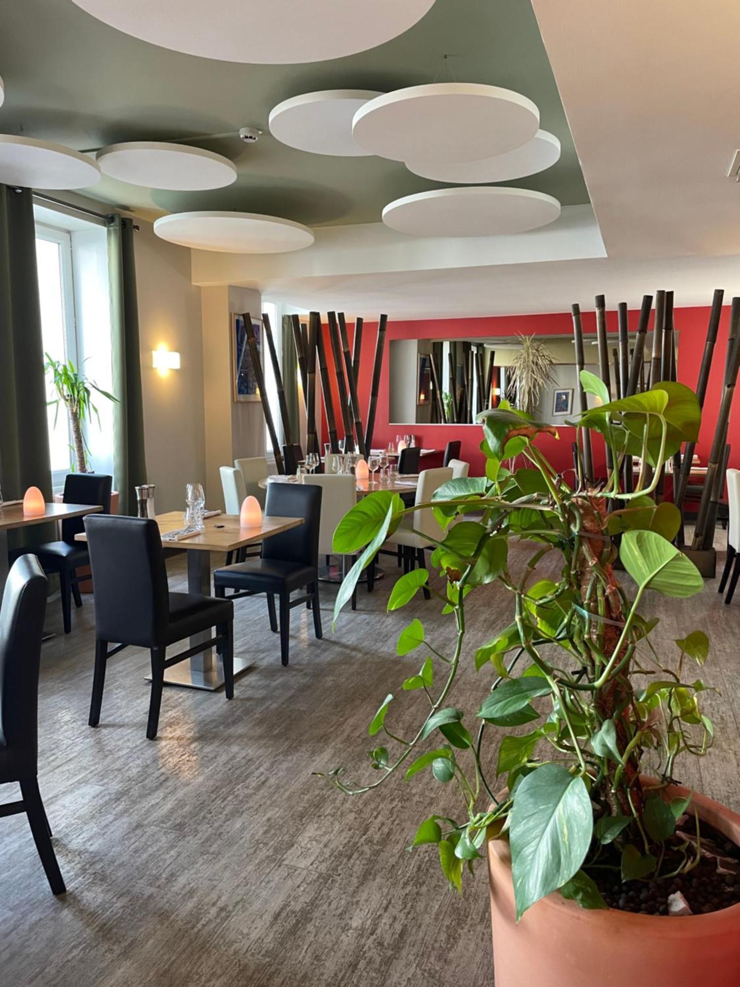 Barbezieux-Saint-Hilaire Hotel Restaurant La Boule D'Or מראה חיצוני תמונה
