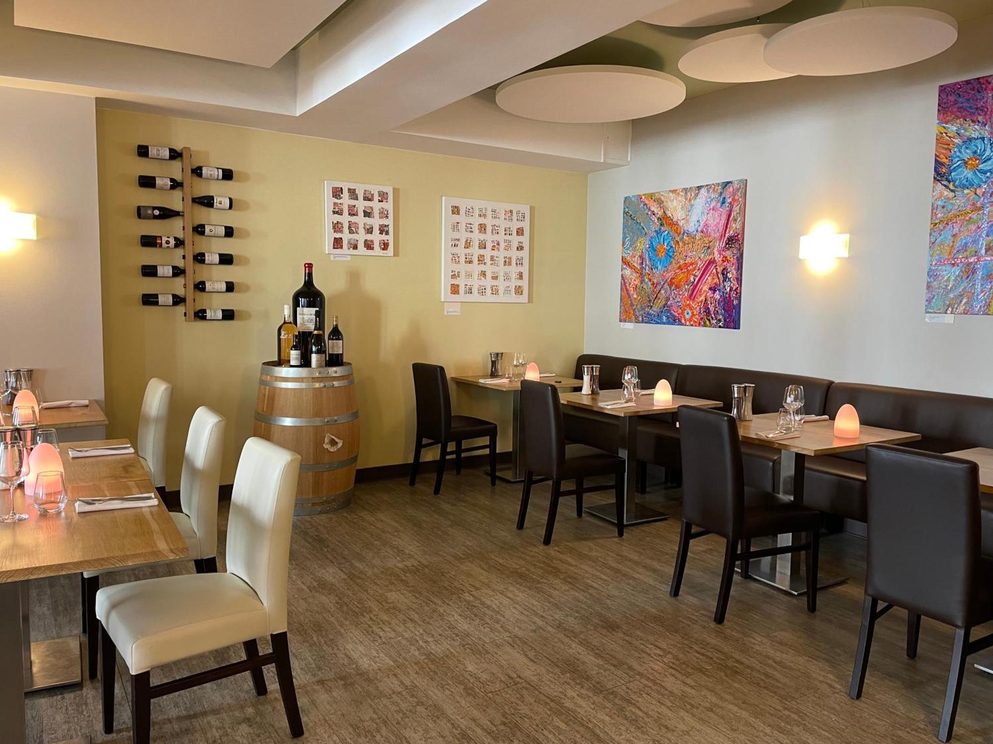 Barbezieux-Saint-Hilaire Hotel Restaurant La Boule D'Or מראה חיצוני תמונה